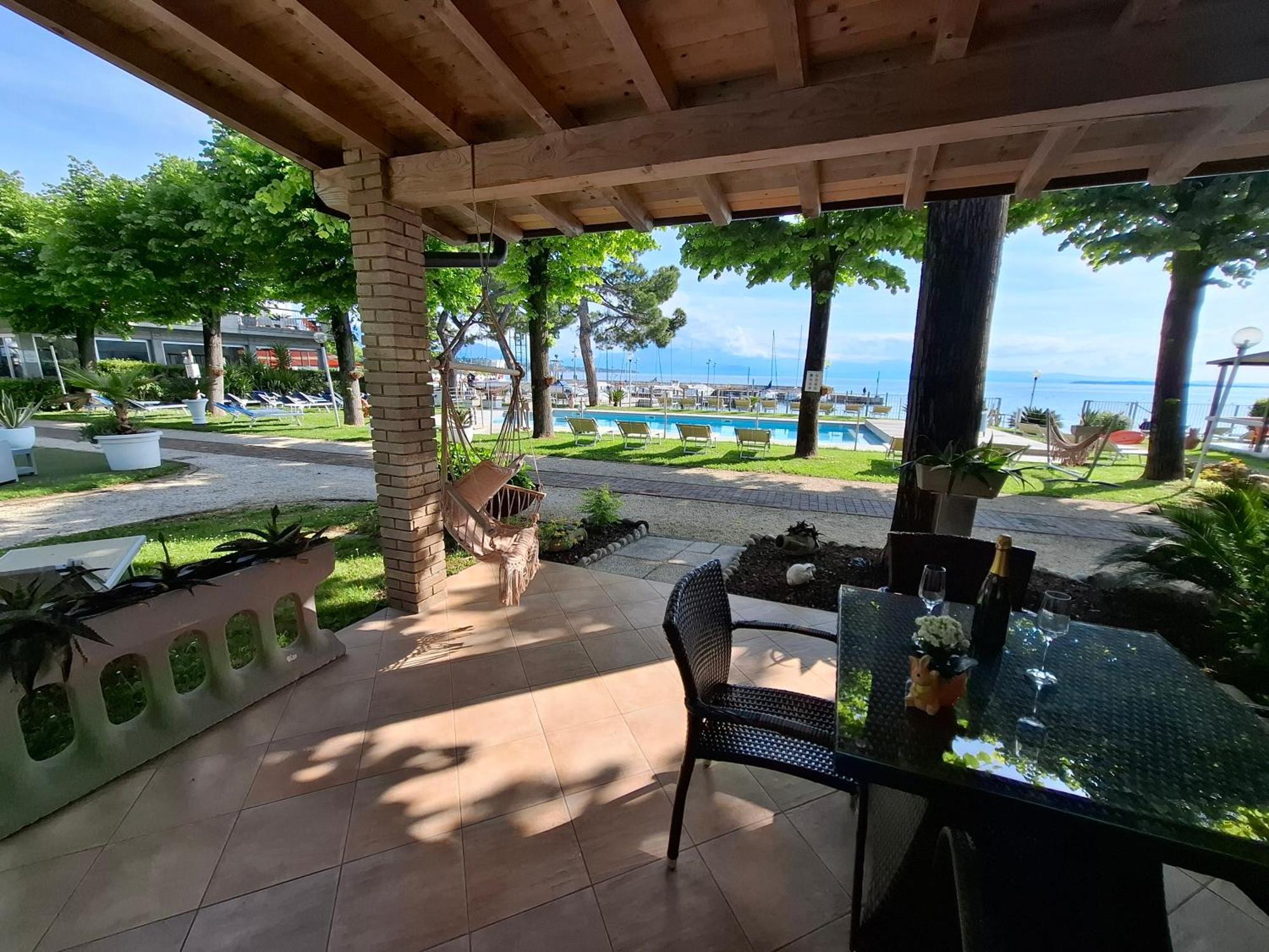Villaggio Turistico Dei Tigli Padenghe sul Garda Room photo